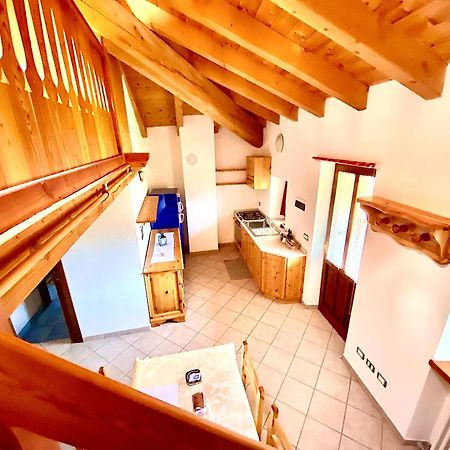 شقة Attico Panoramico Con Soppalco Gignod المظهر الخارجي الصورة